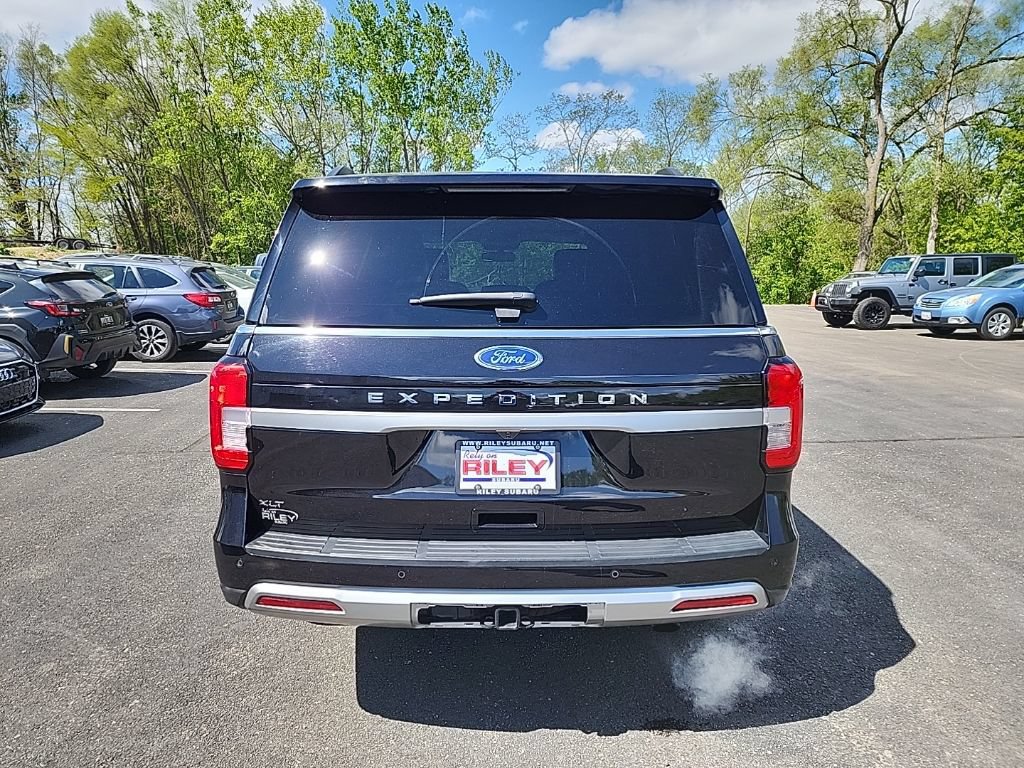 Used 2024 Ford Expedition XLT AWD/4WD image 6