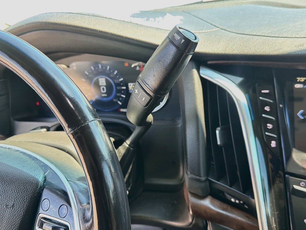 Used 2018 Cadillac Escalade ESV Luxury RWD image 31