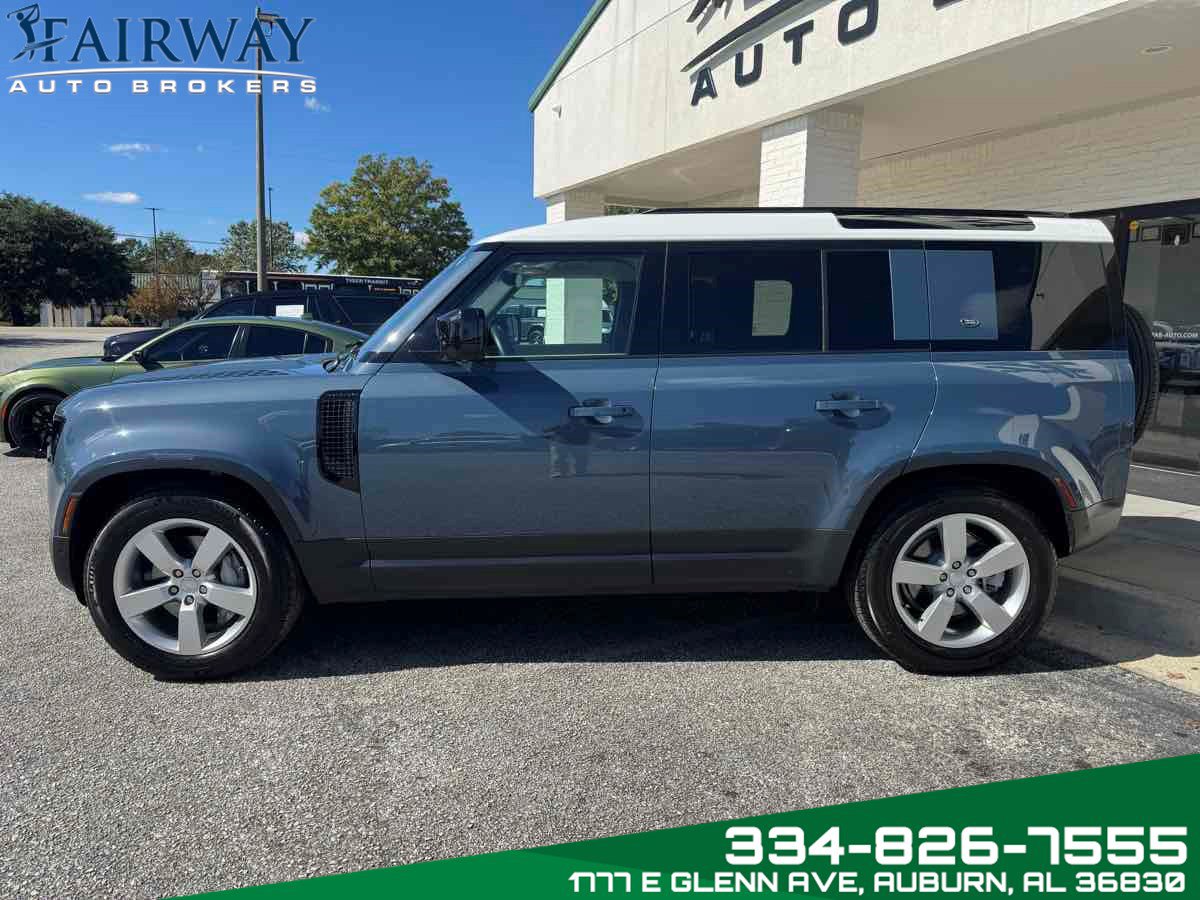 Used 2023 Land Rover Defender 110 SE image 9