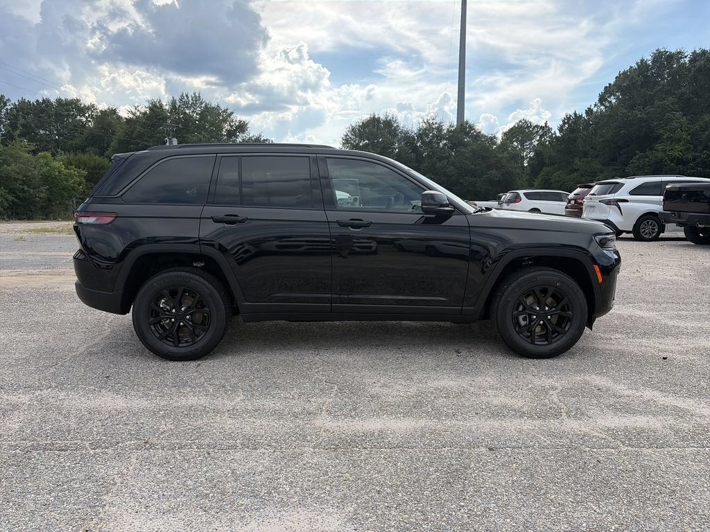 New 2026 Jeep Grand Cherokee Altitude RWD image 7