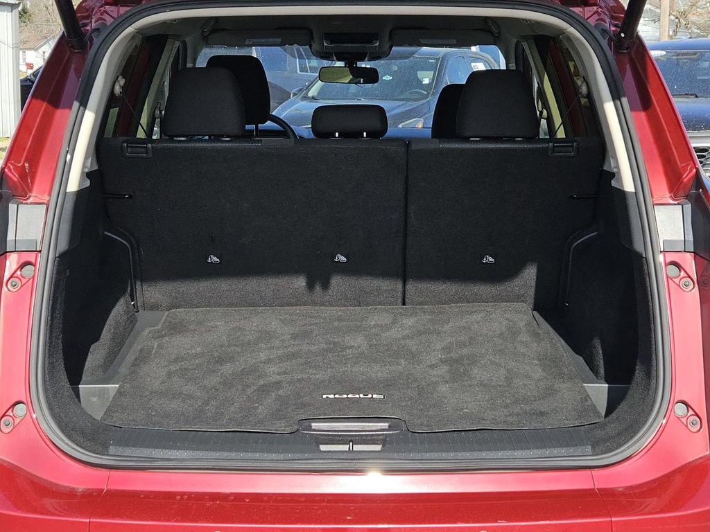 Used 2024 Nissan Rogue SV image 9