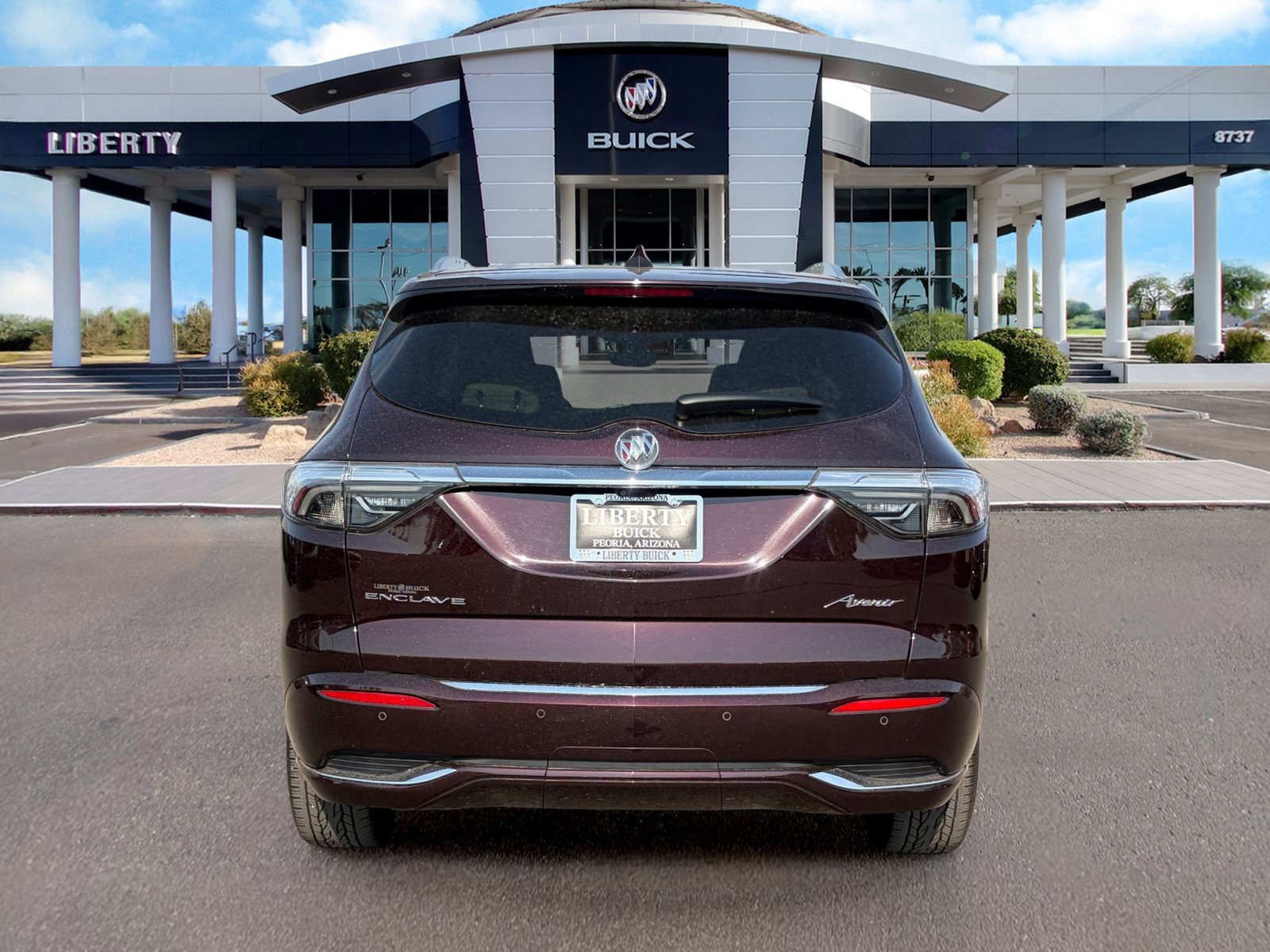 Used 2024 Buick Enclave Avenir w/ Trailering Package, 5000 lbs. FWD image 8