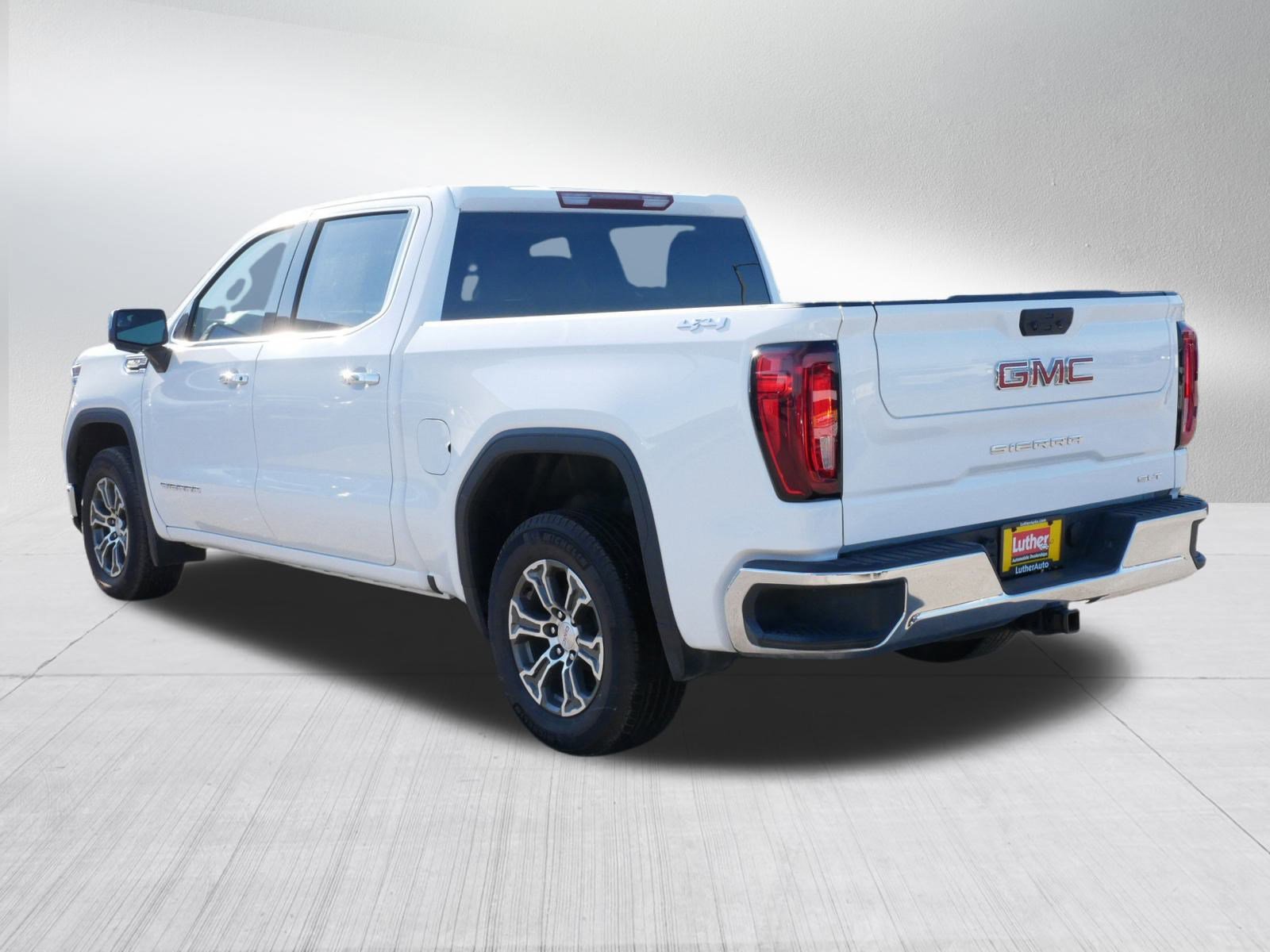 Used 2025 GMC Sierra 1500 SLT AWD/4WD image 5