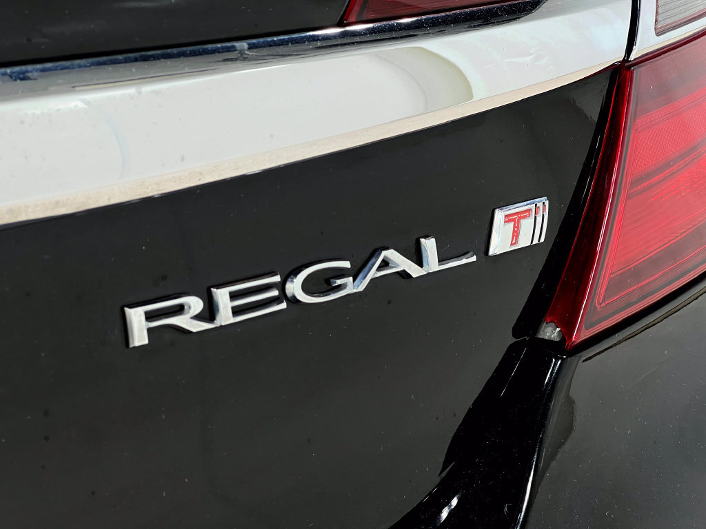 Used 2017 Buick Regal Sport Touring FWD image 39