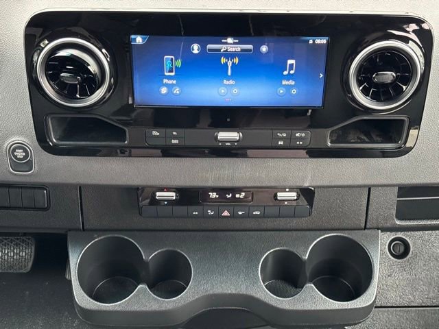 Used 2025 Mercedes-Benz Sprinter 3500 image 32