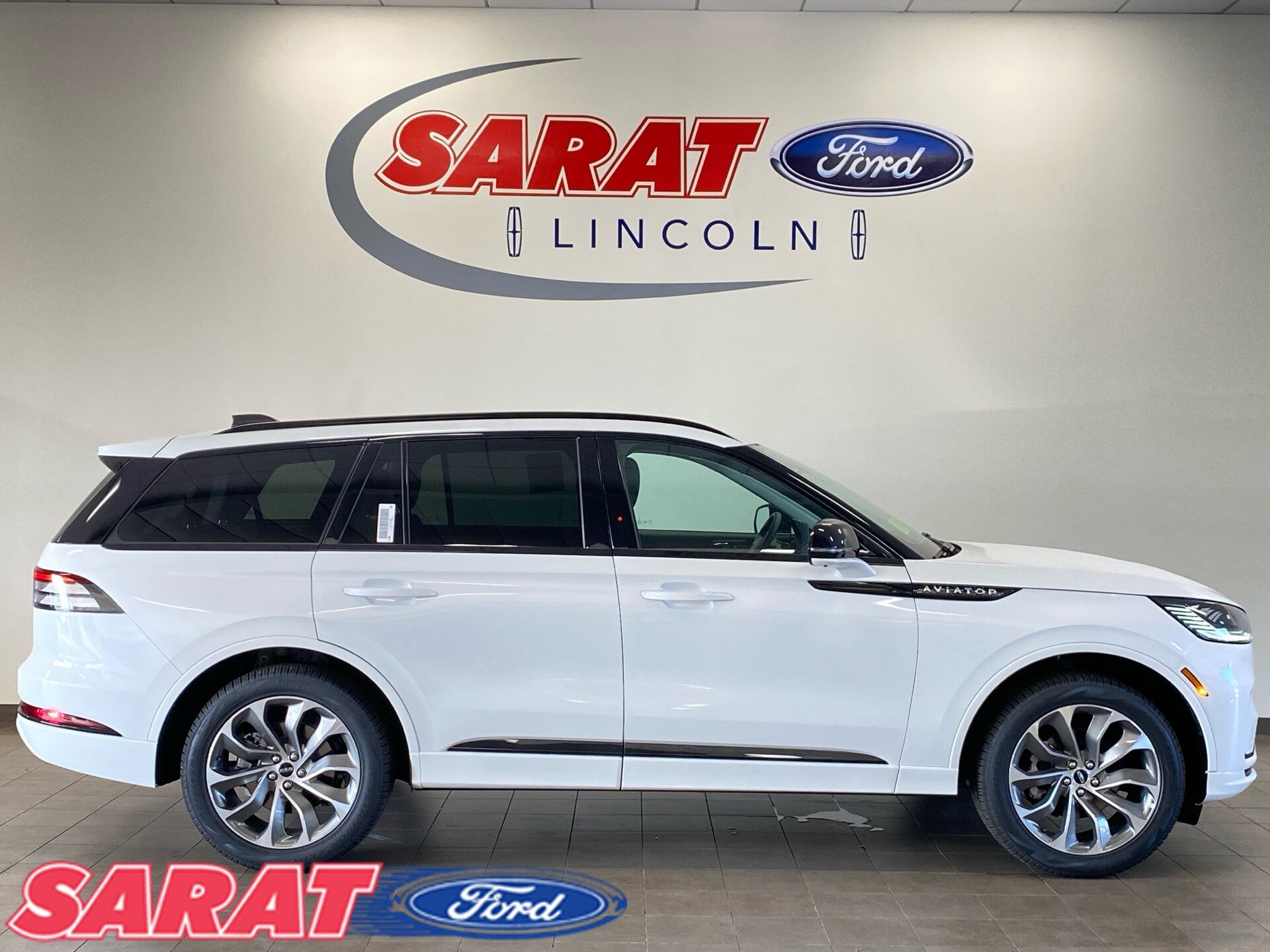 New 2026 Lincoln Aviator AWD w/ Jet Appearance Package
