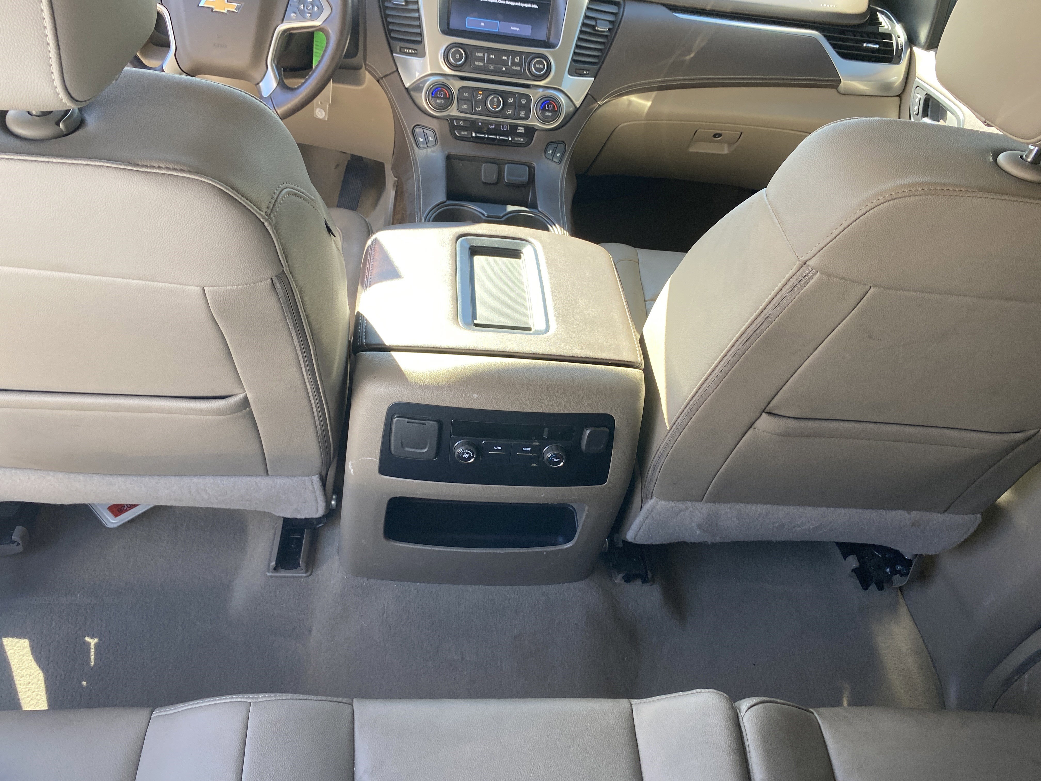 Used 2023 Chevrolet Suburban Premier image 16