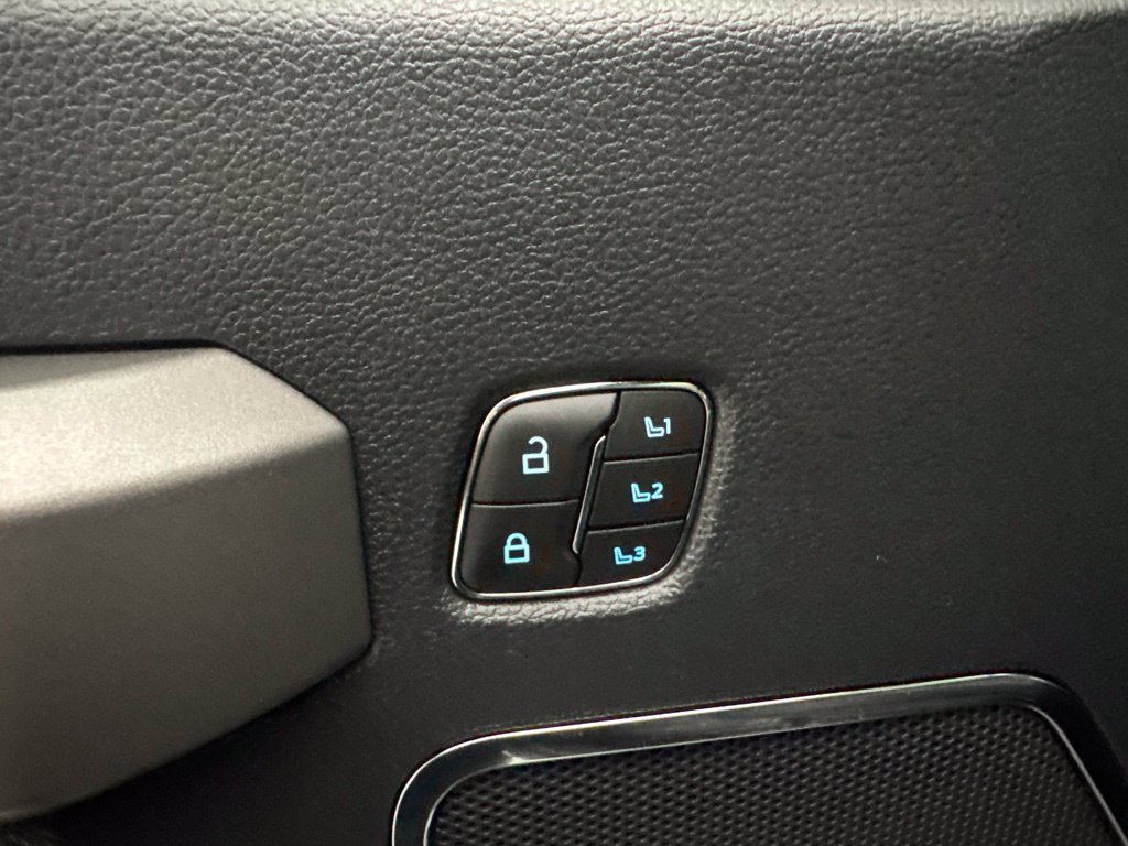 Used 2022 Ford F250 Platinum AWD/4WD image 25