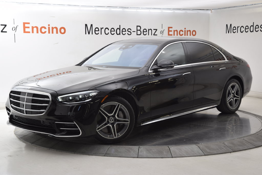 Used 2024 Mercedes-Benz S 580e 4MATIC Sedan image 2