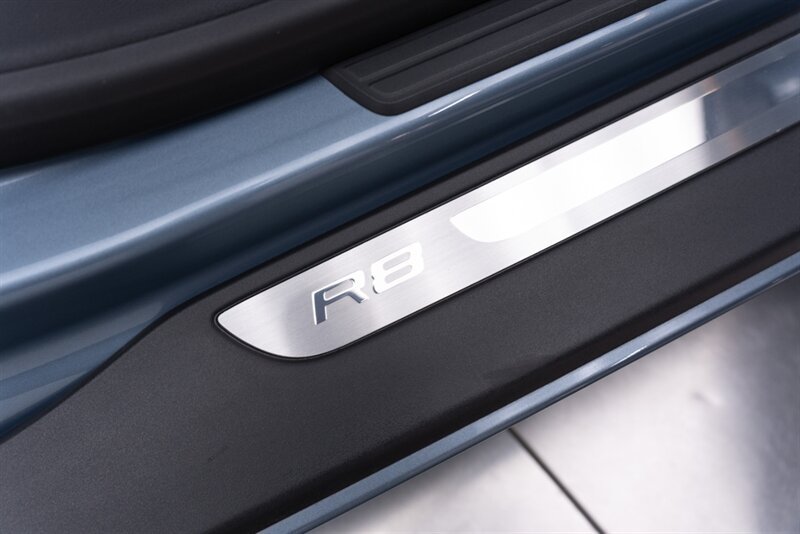 Used 2011 Audi R8 V8 AWD/4WD image 54
