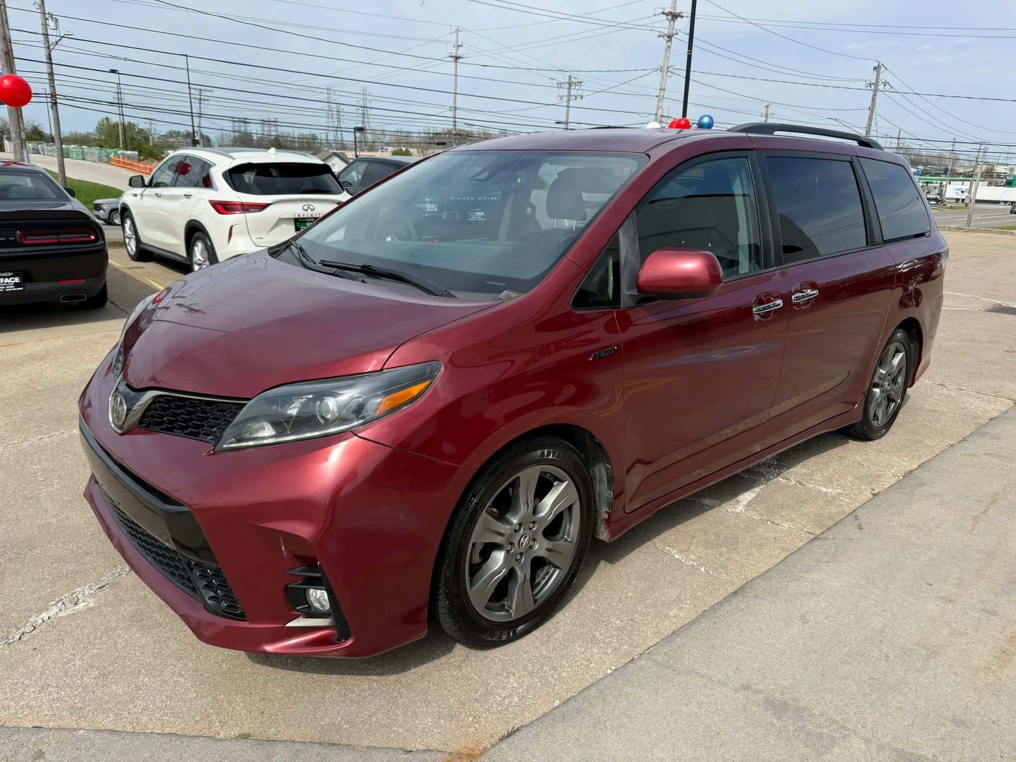 Used 2018 Toyota Sienna SE FWD image 5