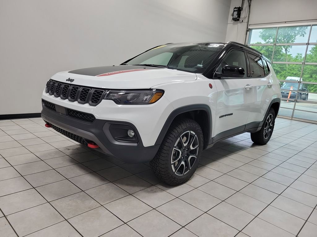 Used 2026 Jeep Compass Trailhawk AWD/4WD image 7