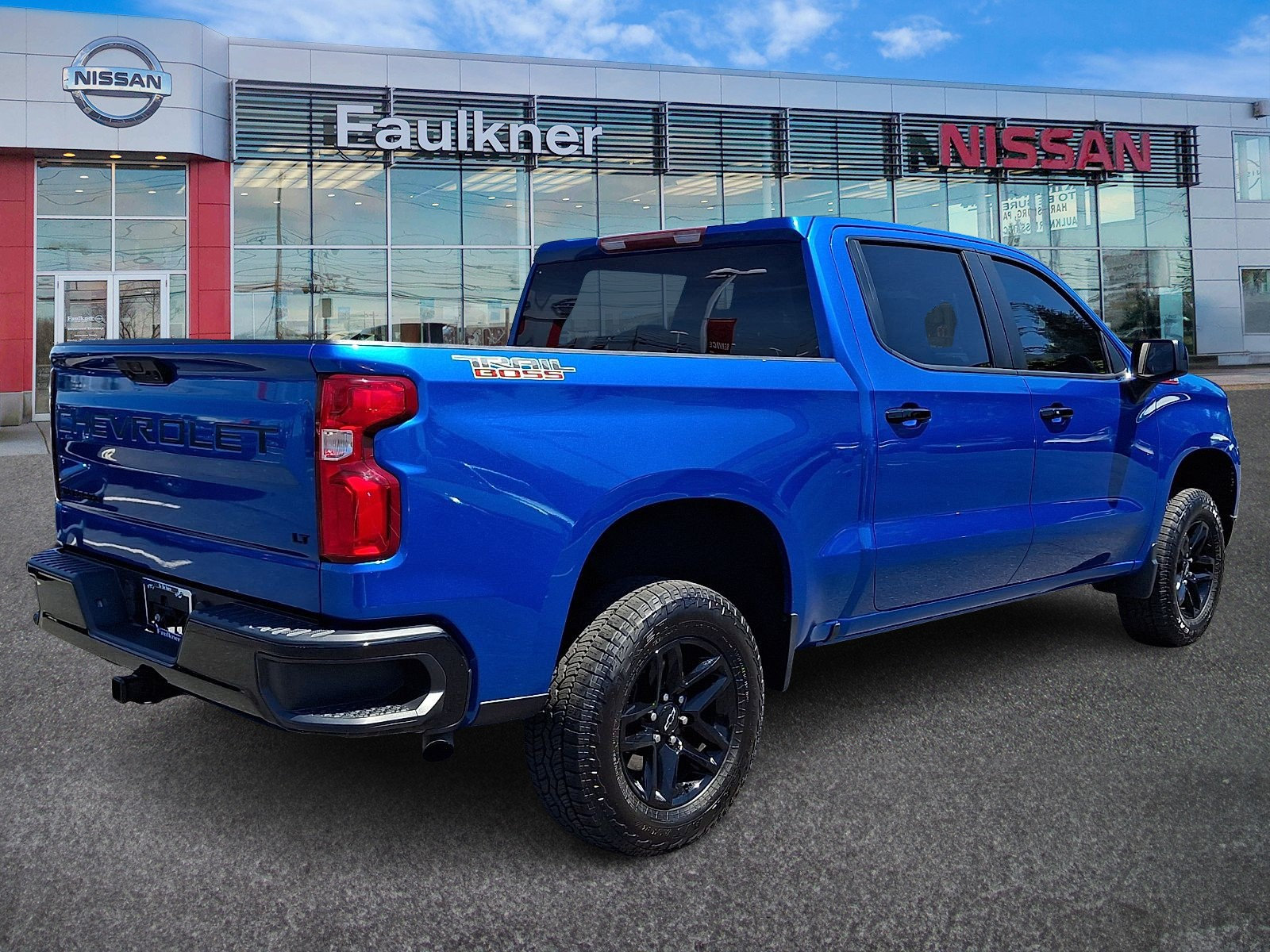 Used 2022 Chevrolet Silverado 1500 LT Trail Boss w/ Protection Package AWD/4WD image 6