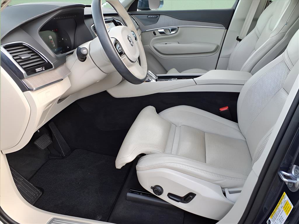 Used 2023 Volvo XC90 B6 Ultimate w/ Protection Package Premier image 11