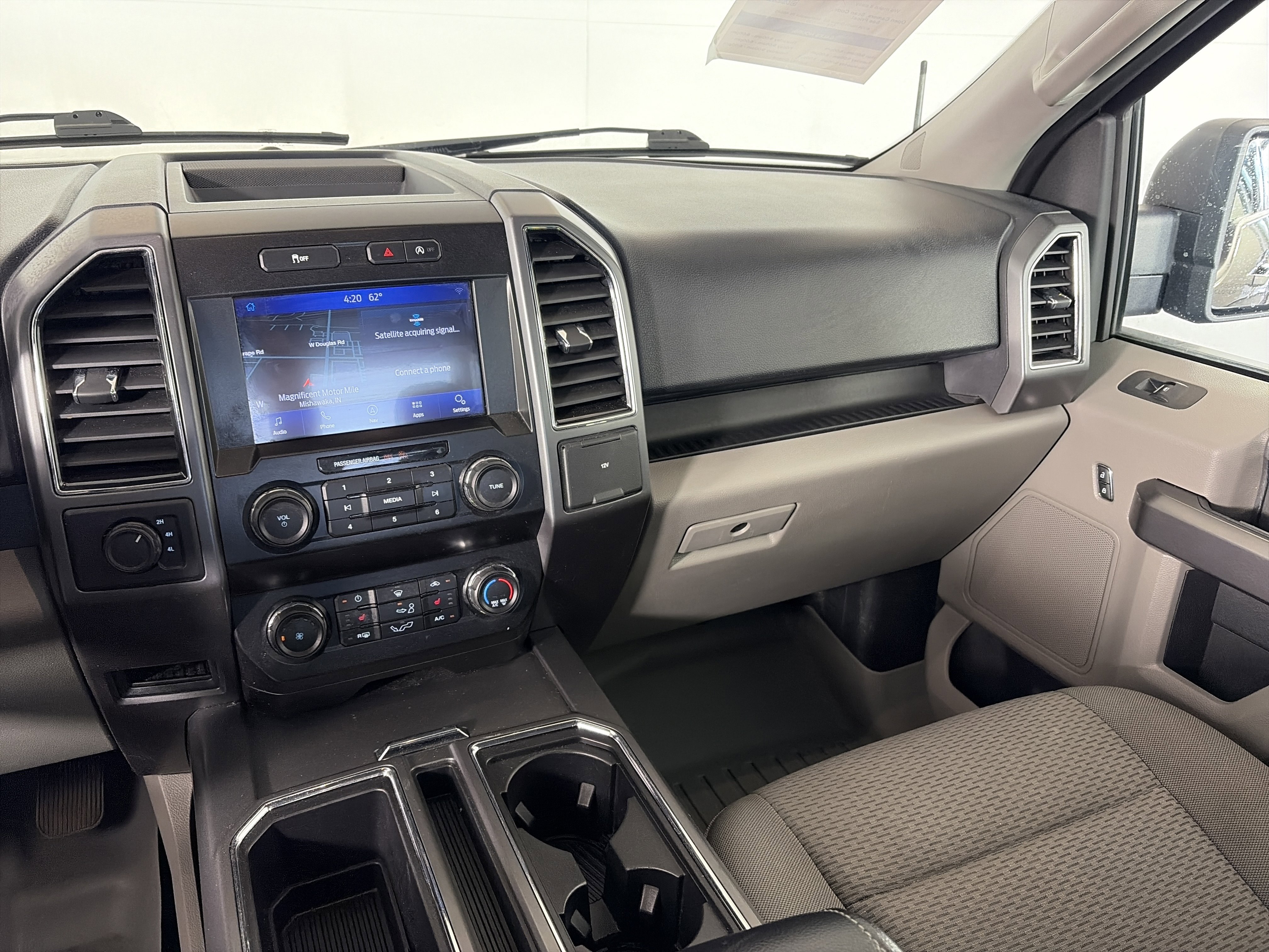 Used 2020 Ford F150 XLT w/ Equipment Group 302A Luxury image 4