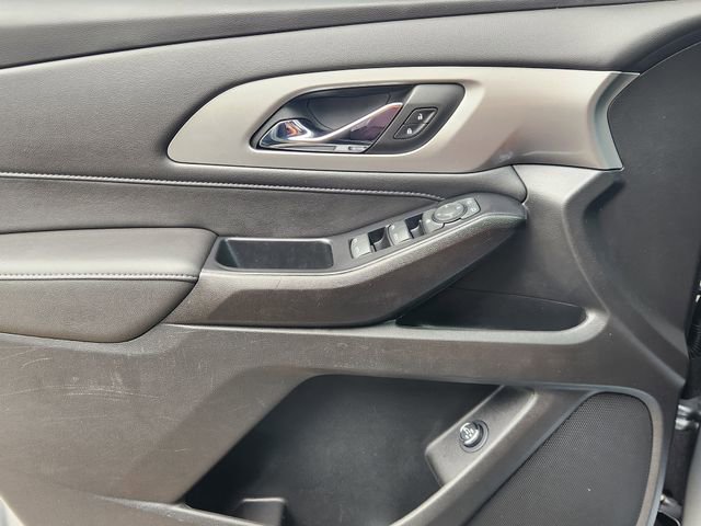 Used 2023 Chevrolet Traverse LT image 21
