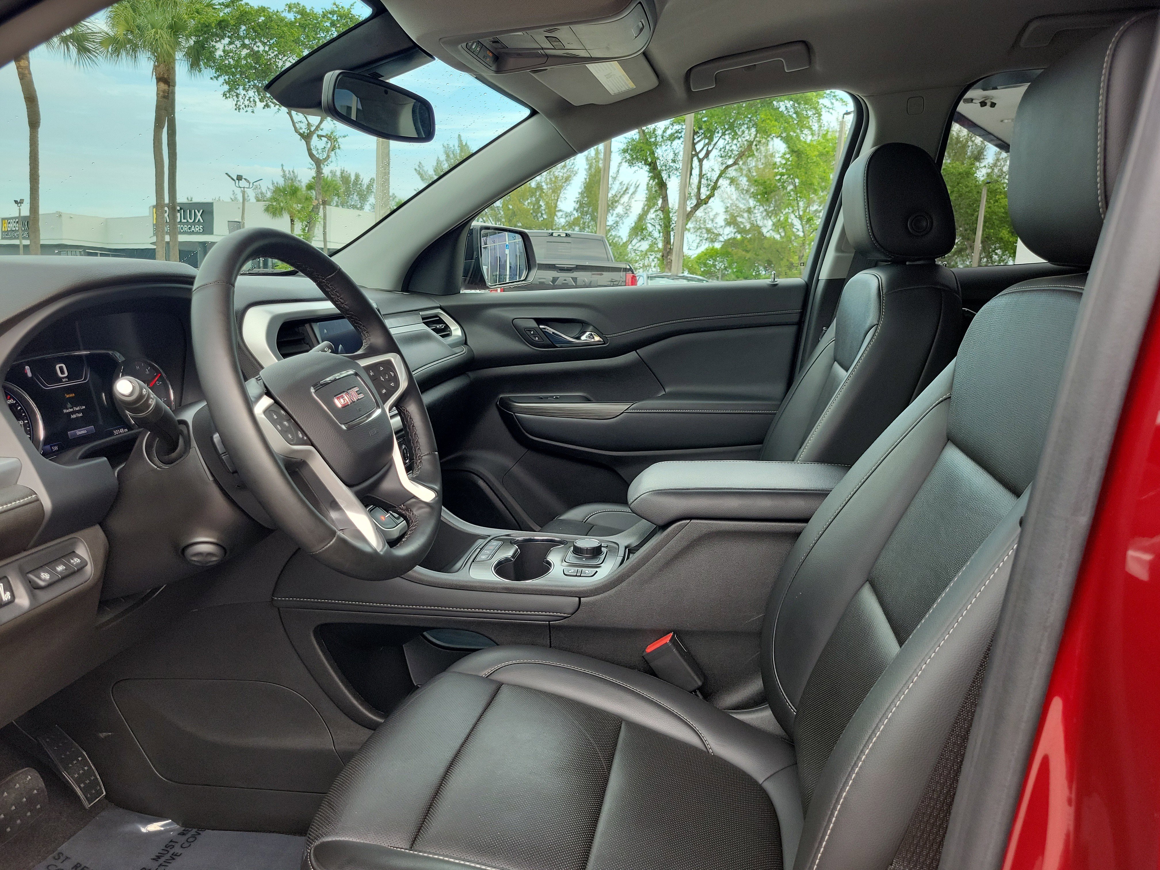 Used 2023 GMC Acadia SLT w/ Elevation Edition FWD image 12