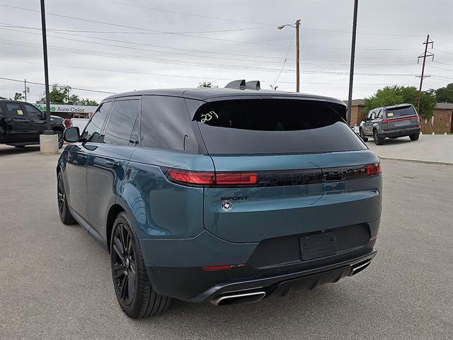 Used 2024 Land Rover Range Rover Sport SE AWD/4WD image 3