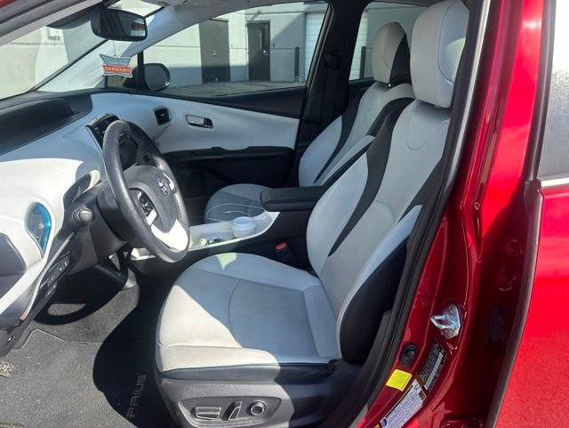Used 2017 Toyota Prius Four w/ Advanced Technology Package FWD image 11
