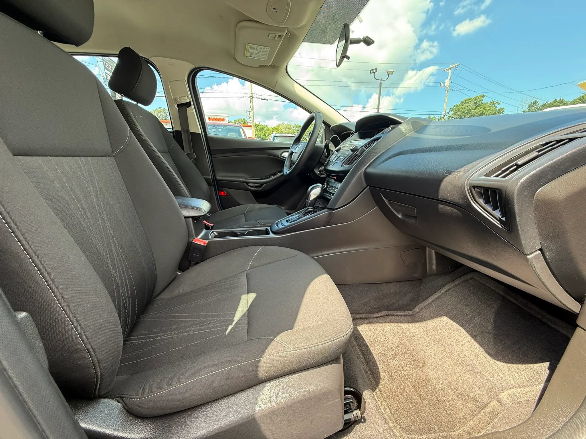 Used 2016 Ford Focus SE FWD image 23