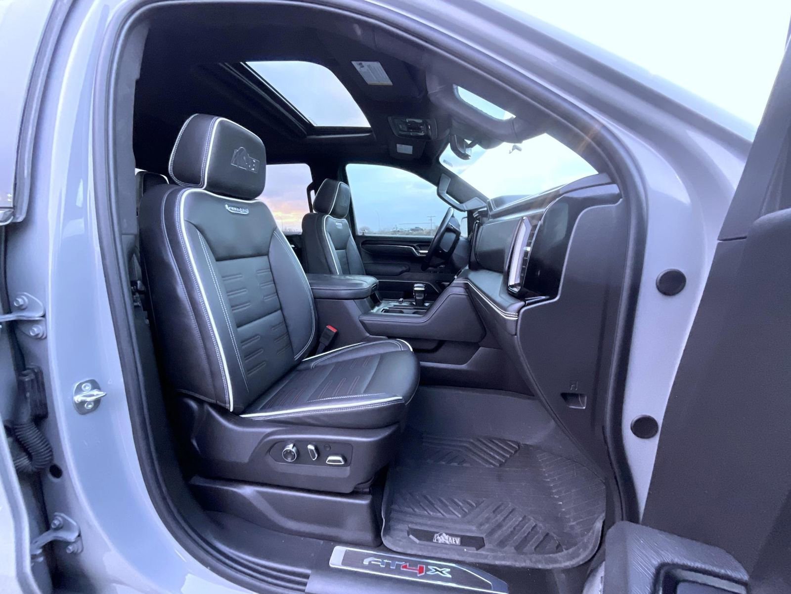 Certified 2024 GMC Sierra 1500 AT4X w/ AT4X AEV Edition image 15