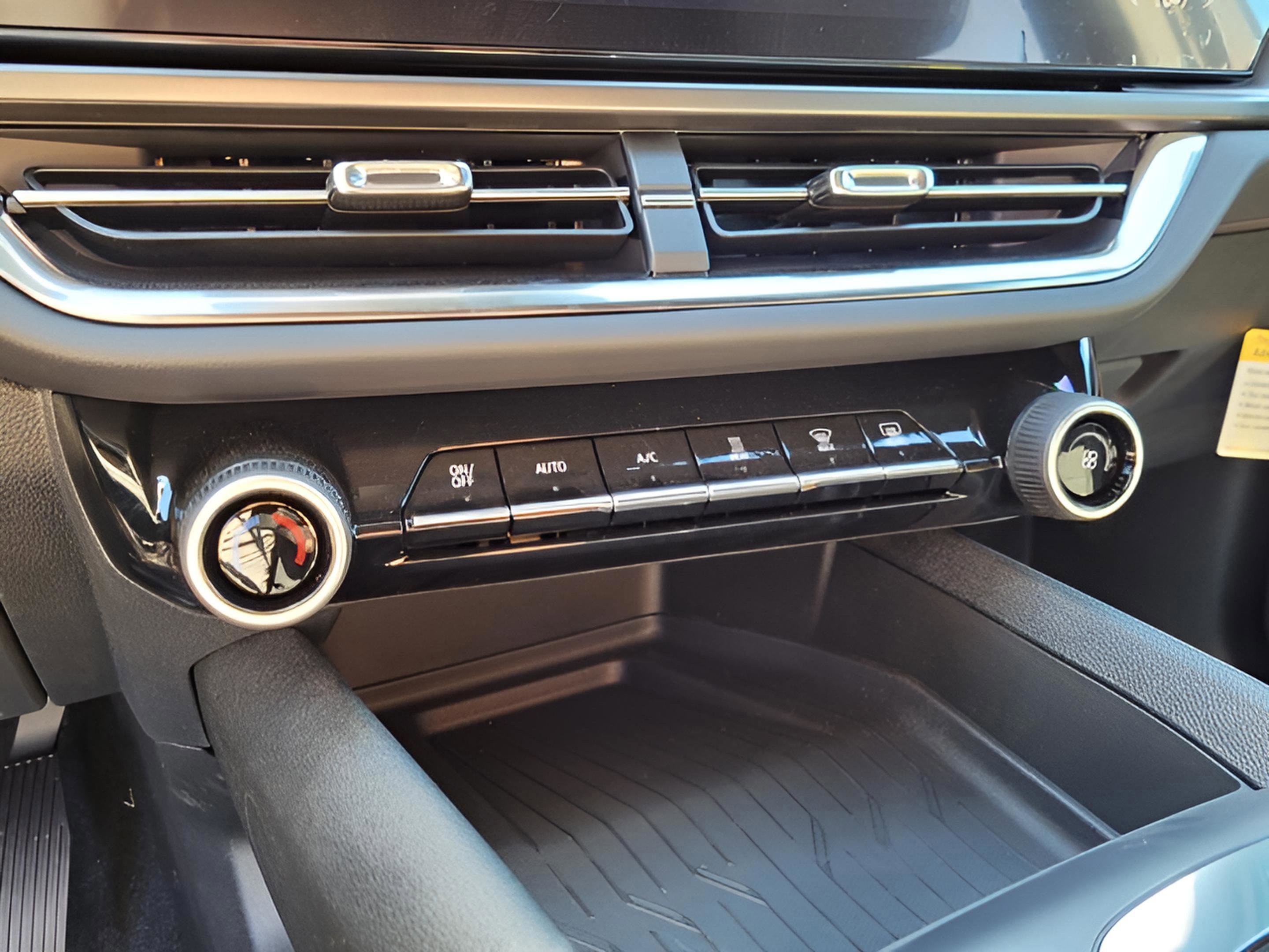 New 2026 Chevrolet Equinox EV LT w/ Midnight Package image 8