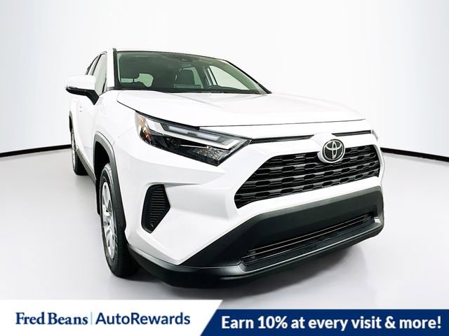 New 2025 Toyota RAV4 LE video 1