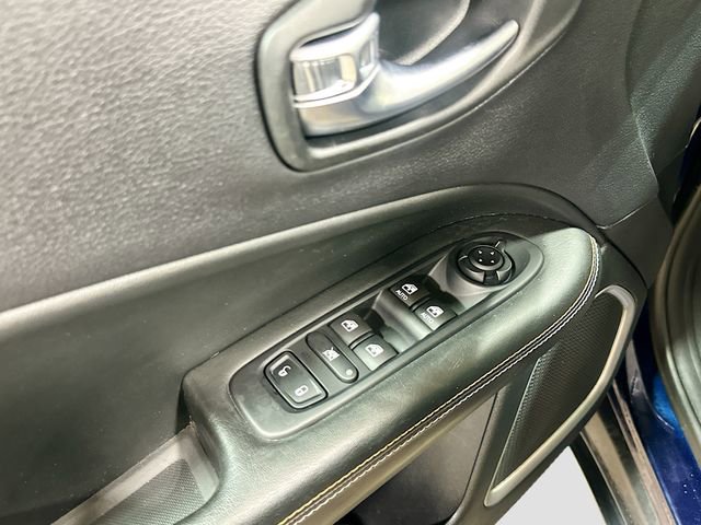 Used 2019 Jeep Compass Latitude w/ Cold Weather Group AWD/4WD image 16