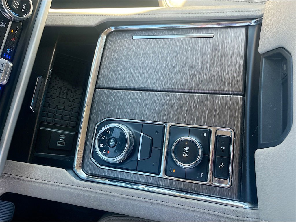 Used 2024 Ford Expedition Max Limited image 17