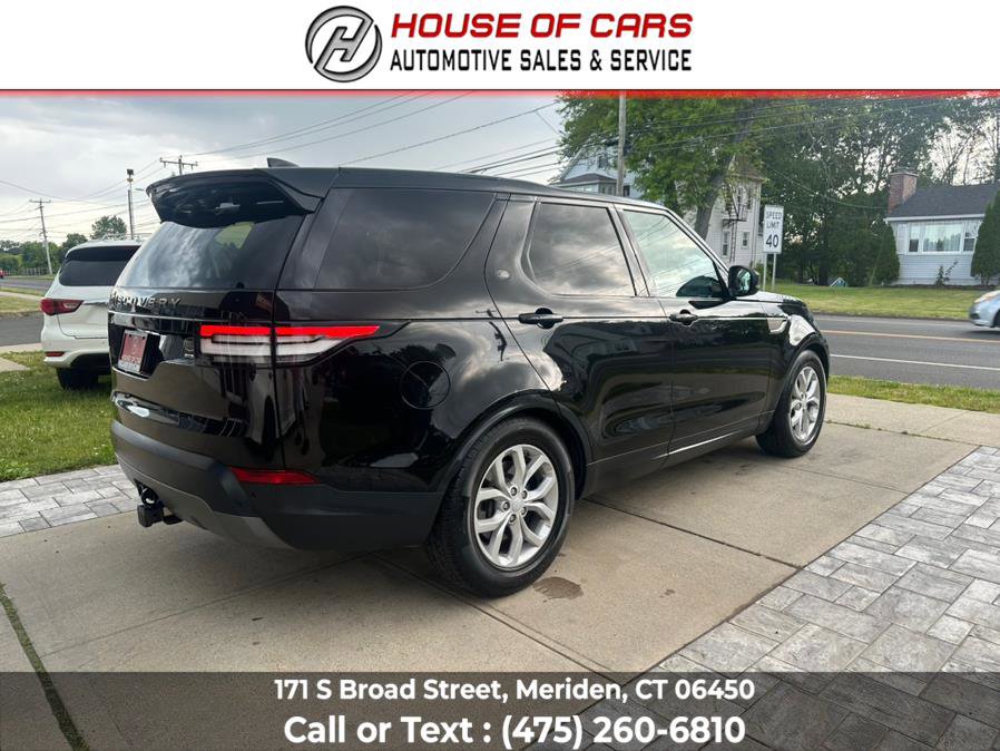 Used 2017 Land Rover Discovery SE image 4