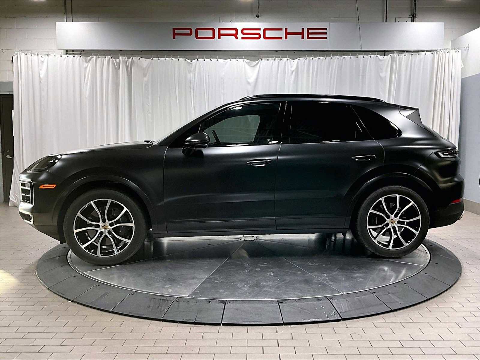 Used 2024 Porsche Cayenne image 2