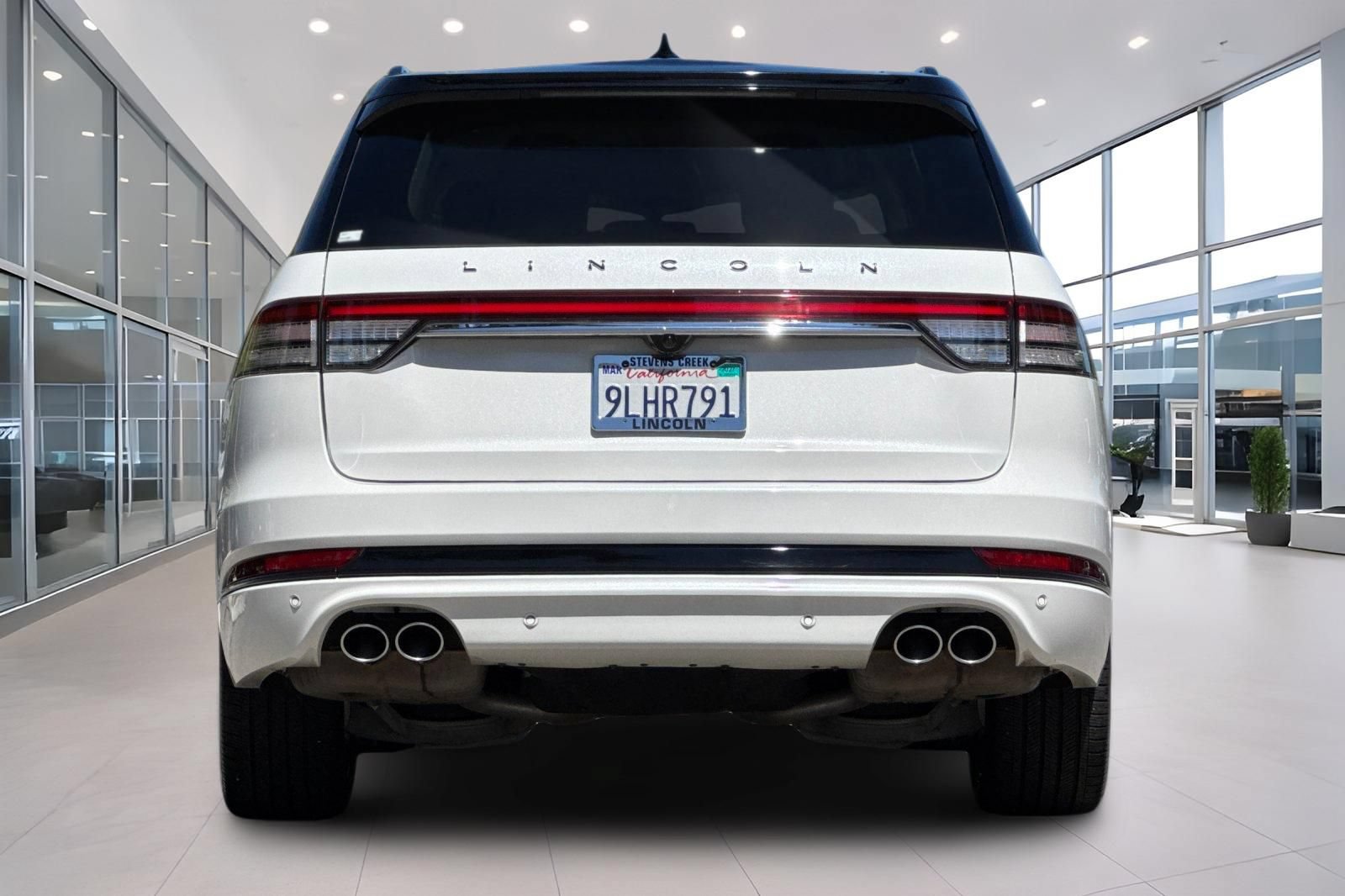 Certified 2023 Lincoln Aviator Black Label AWD/4WD image 5
