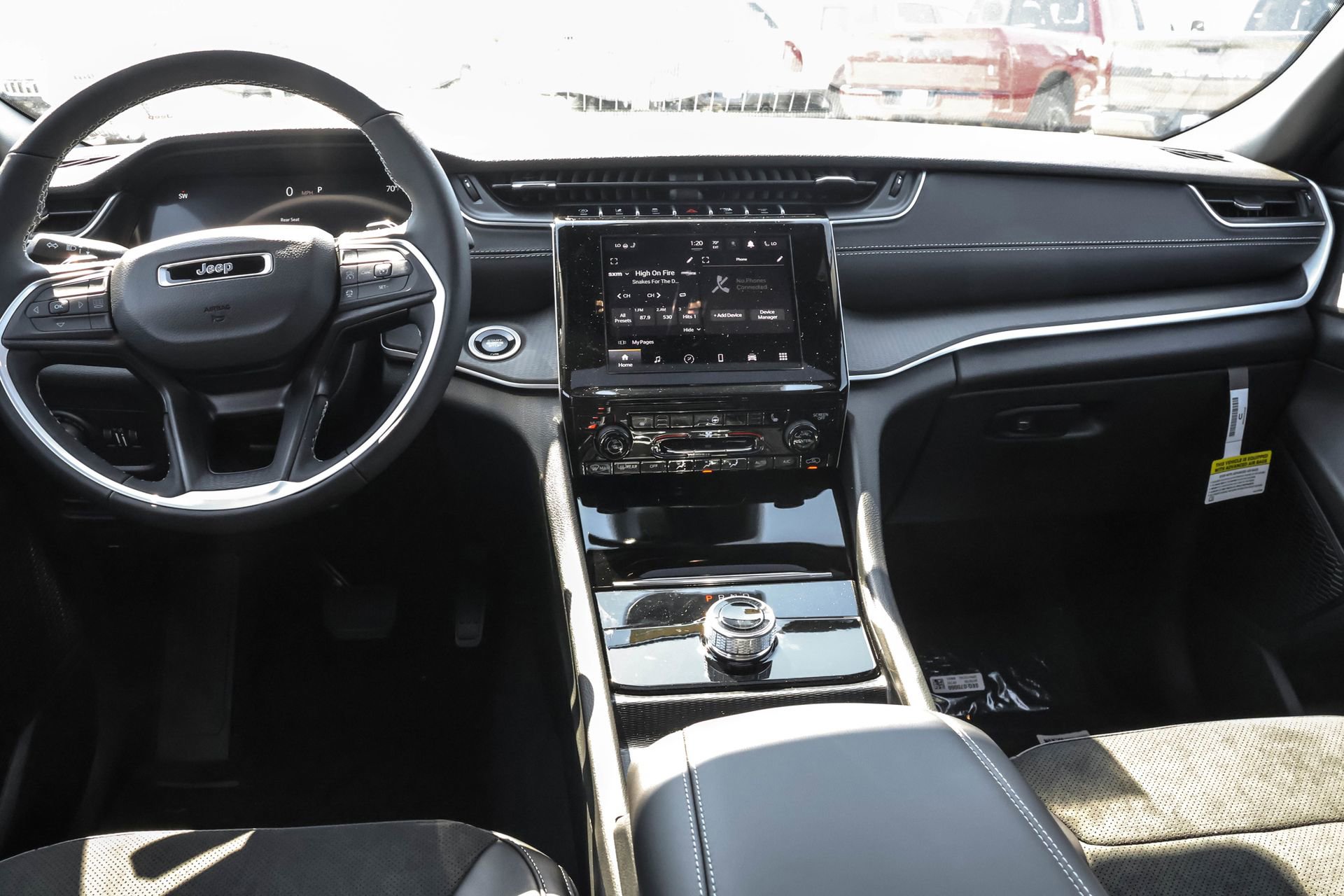 New 2025 Jeep Grand Cherokee Altitude image 16