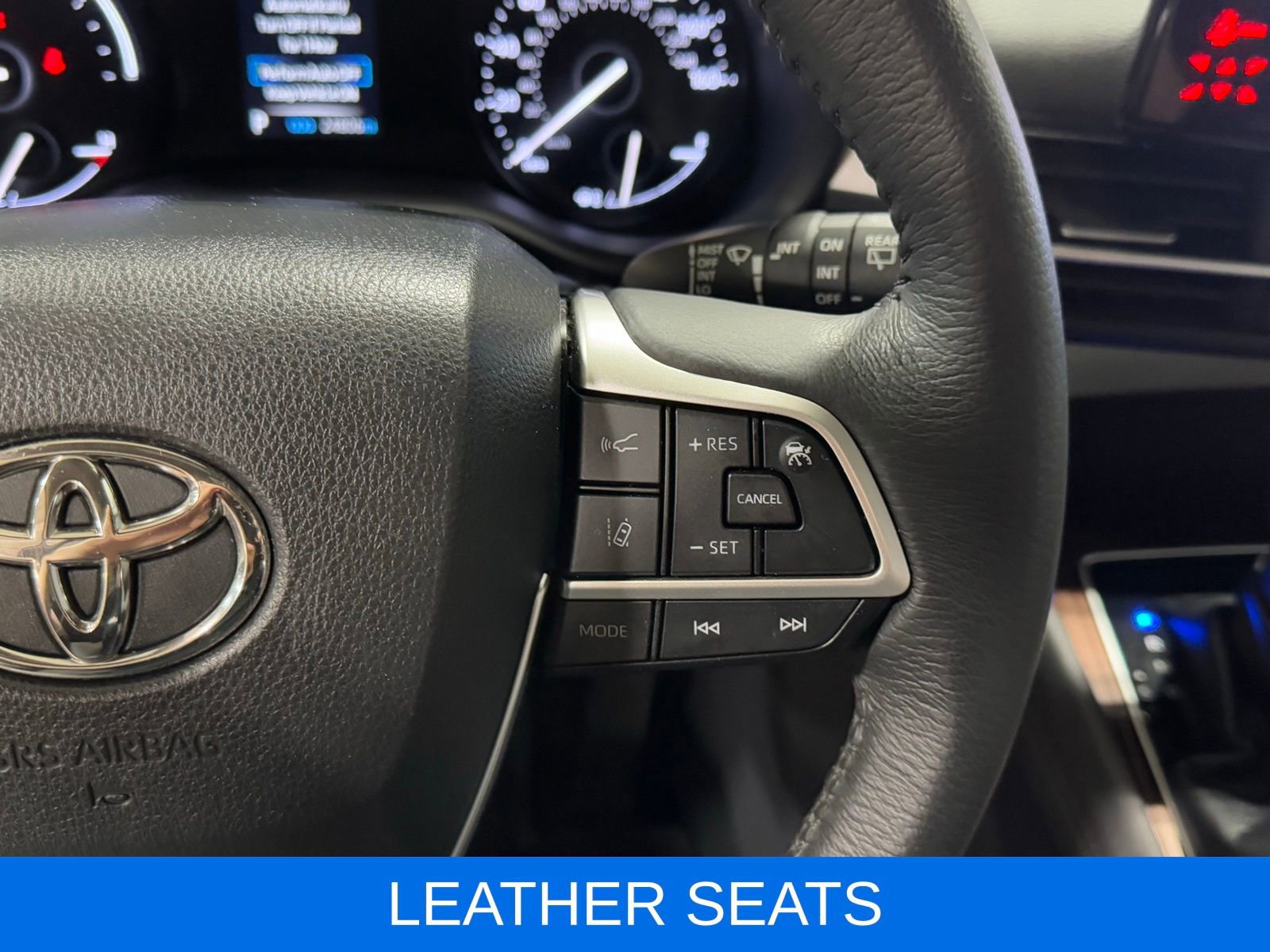 Used 2023 Toyota Sienna XLE FWD image 20