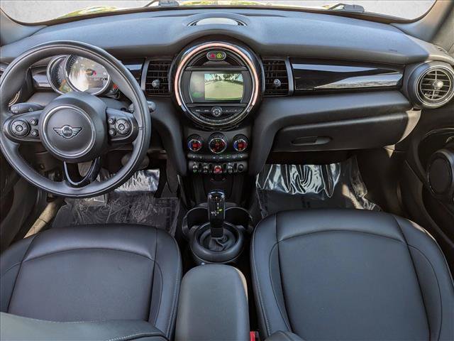 Used 2021 MINI Cooper 2-Door Hardtop w/ Driver Assistance Package FWD image 17