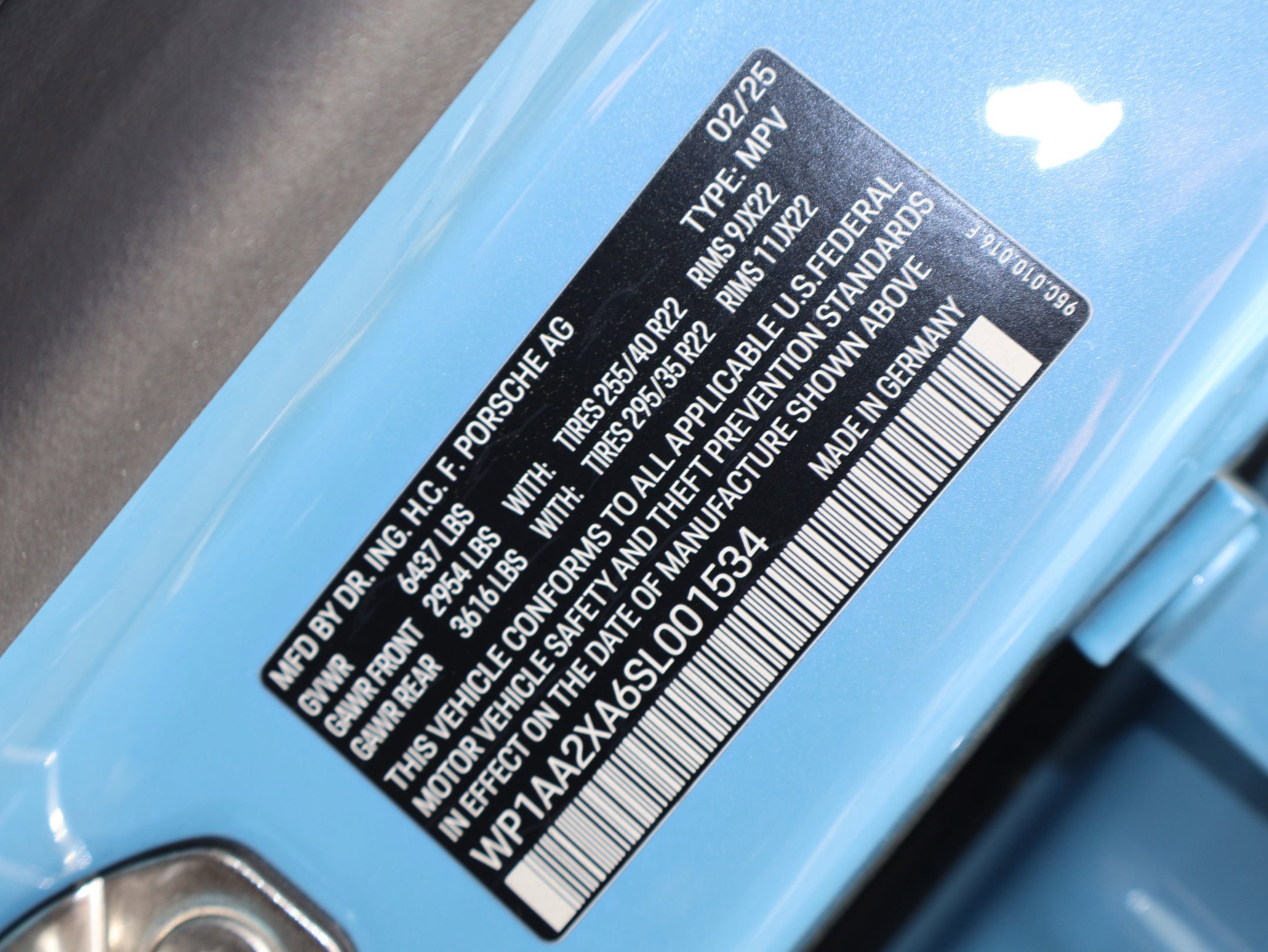 Certified 2025 Porsche Macan 4 Electric AWD/4WD image 31