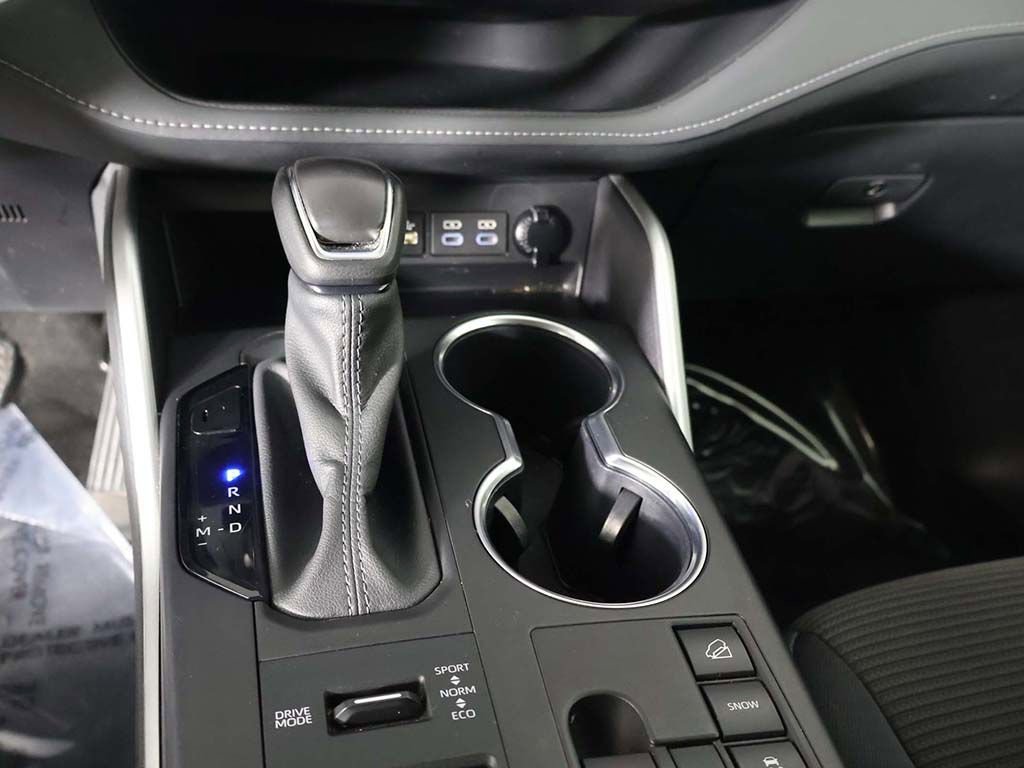 Used 2024 Toyota Highlander LE image 44