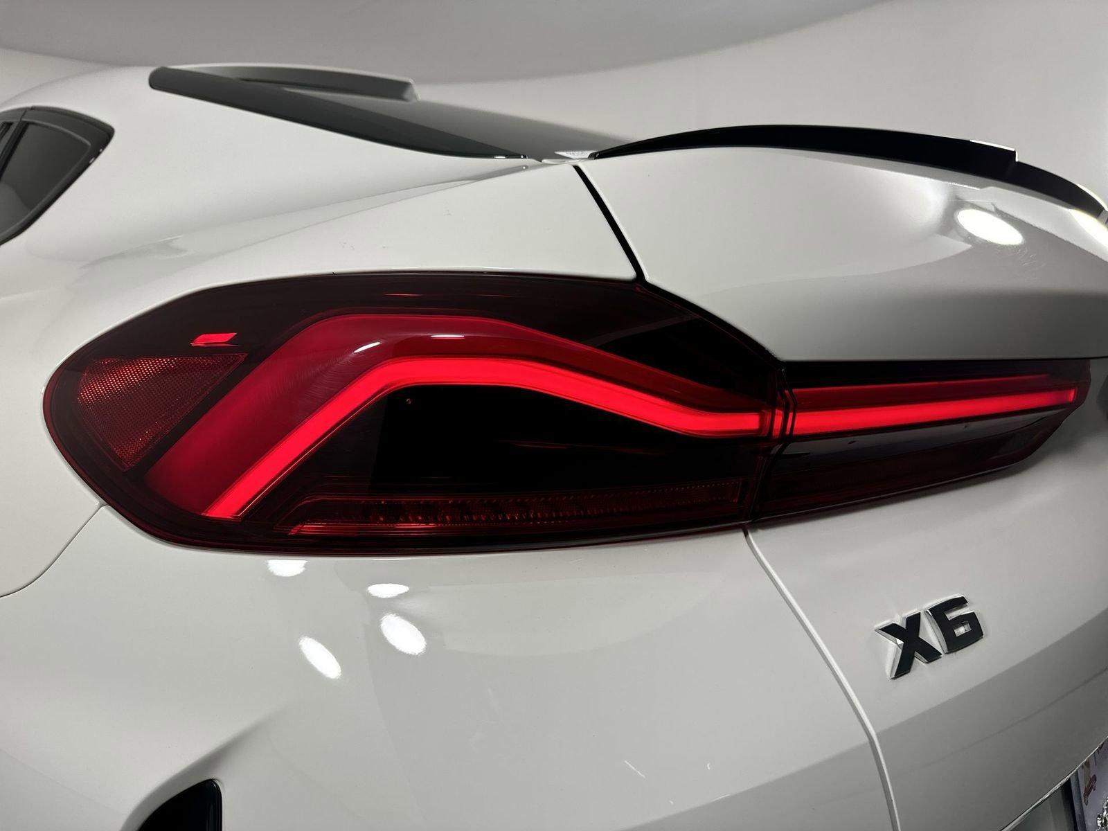 Used 2024 BMW X6 M60i w/ Executive Package image 31