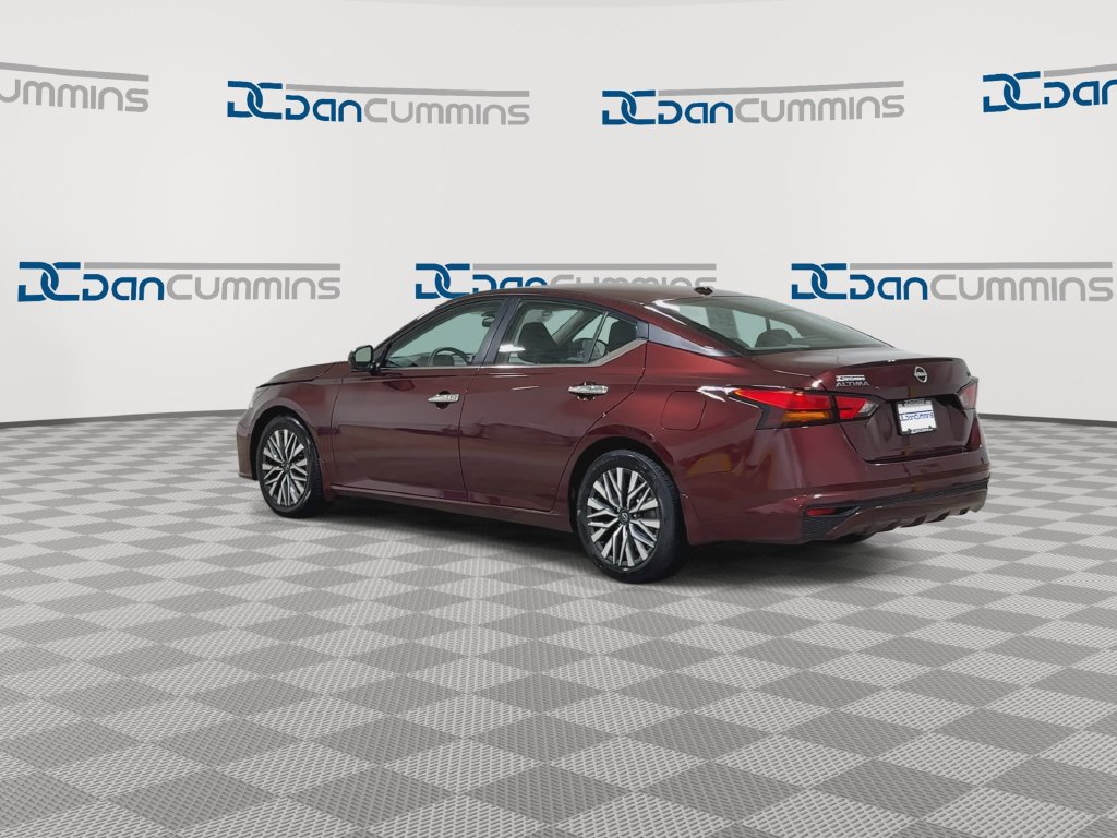 Used 2024 Nissan Altima 2.5 SV FWD image 6