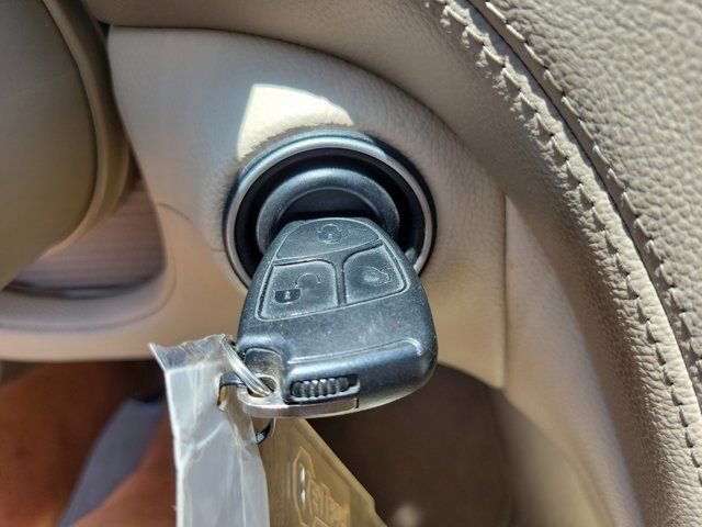 Used 2004 Mercedes-Benz SL 500 image 21