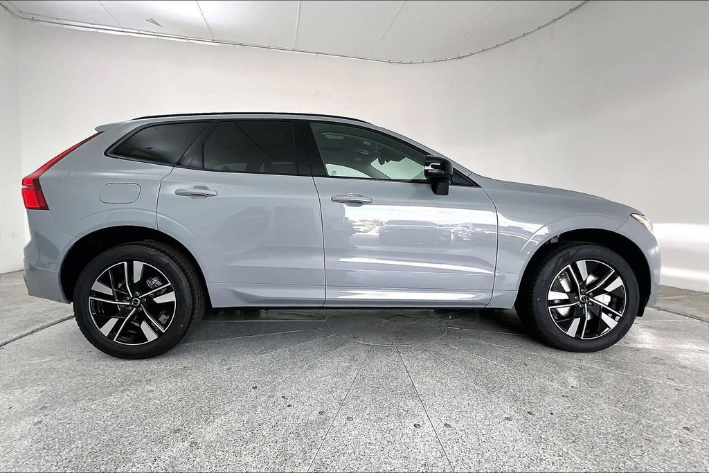 New 2026 Volvo XC60 B5 Core w/ Climate Package AWD/4WD image 7