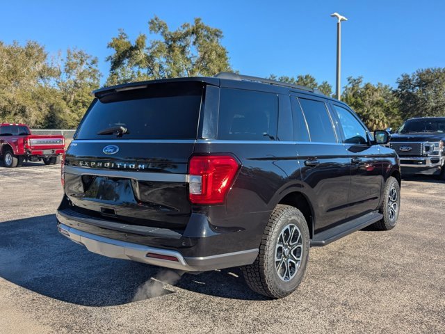 Certified 2024 Ford Expedition XLT image 5