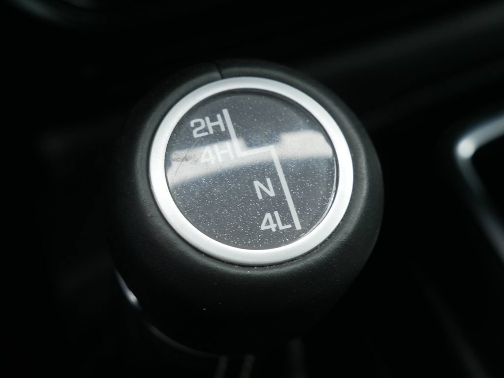 Used 2020 Jeep Wrangler Unlimited Sahara w/ Uconnect 4C Nav & Sound Group AWD/4WD image 24