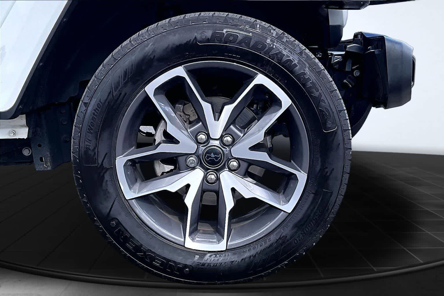 Used 2024 Jeep Wrangler Unlimited AWD/4WD image 34