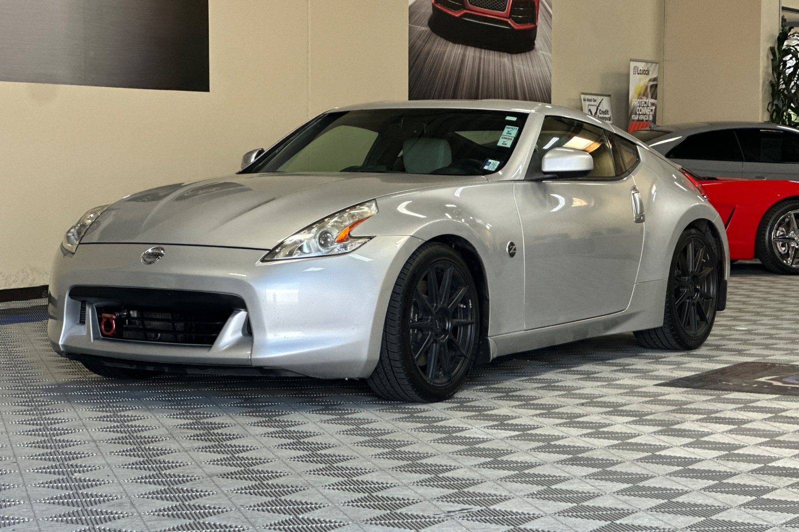 Used 2011 Nissan 370Z Touring w/ Sport Pkg RWD image 8