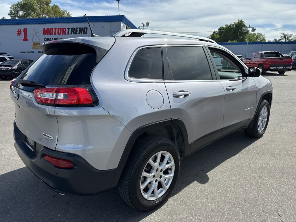 Used 2018 Jeep Cherokee Latitude Plus w/ Comfort/Convenience Group image 4