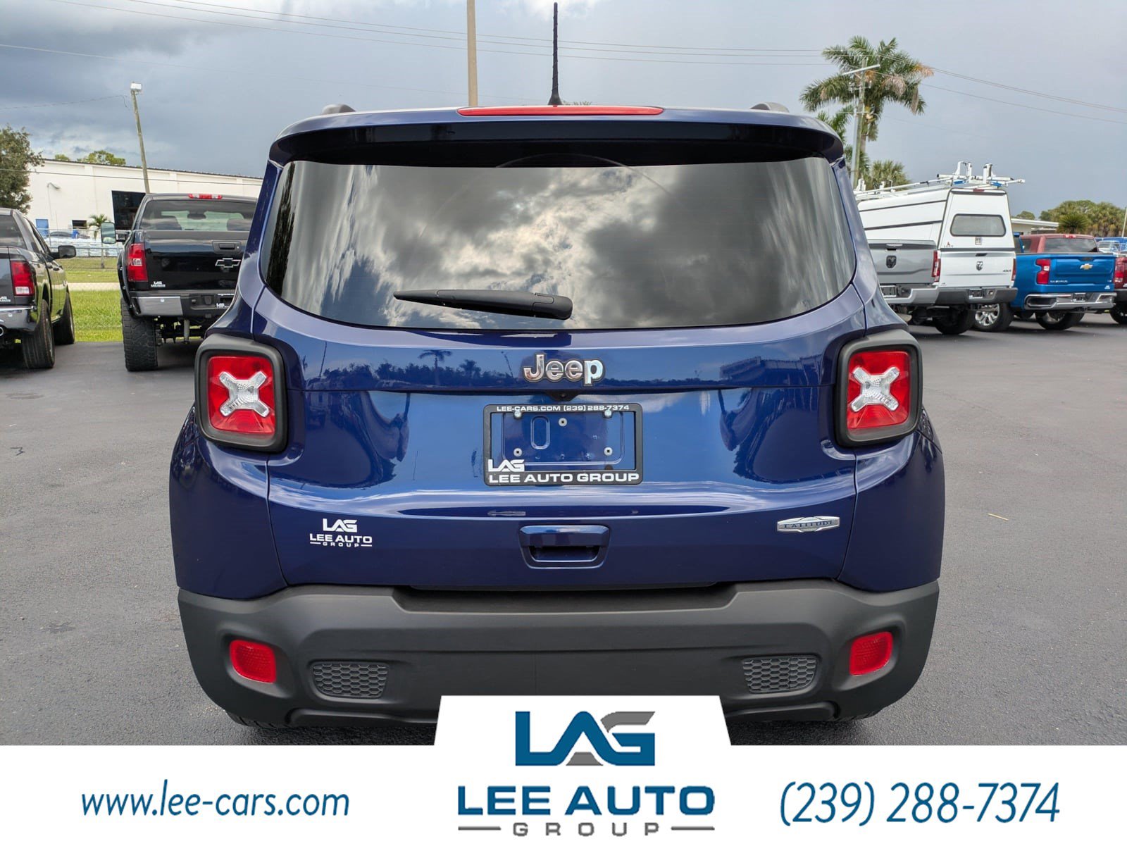 Used 2019 Jeep Renegade Latitude FWD image 4
