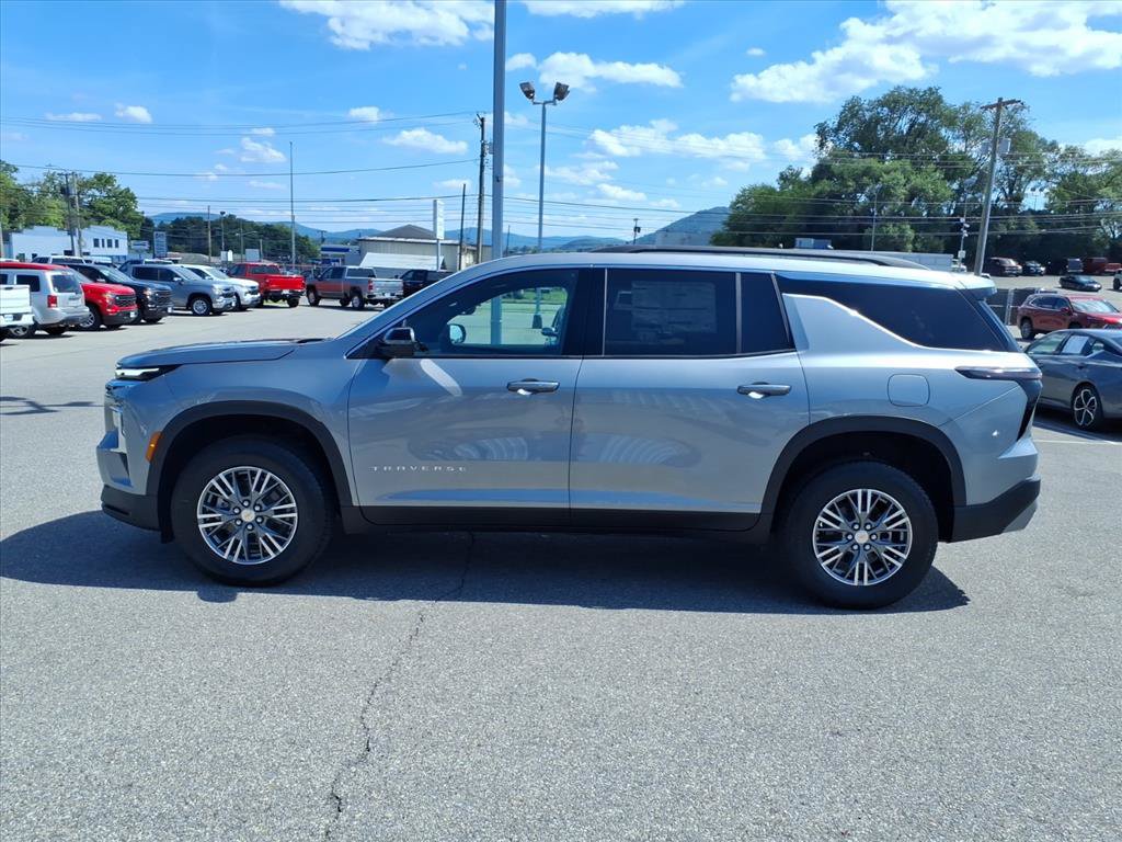 New 2026 Chevrolet Traverse LT w/ Driver Confidence Package AWD/4WD image 6