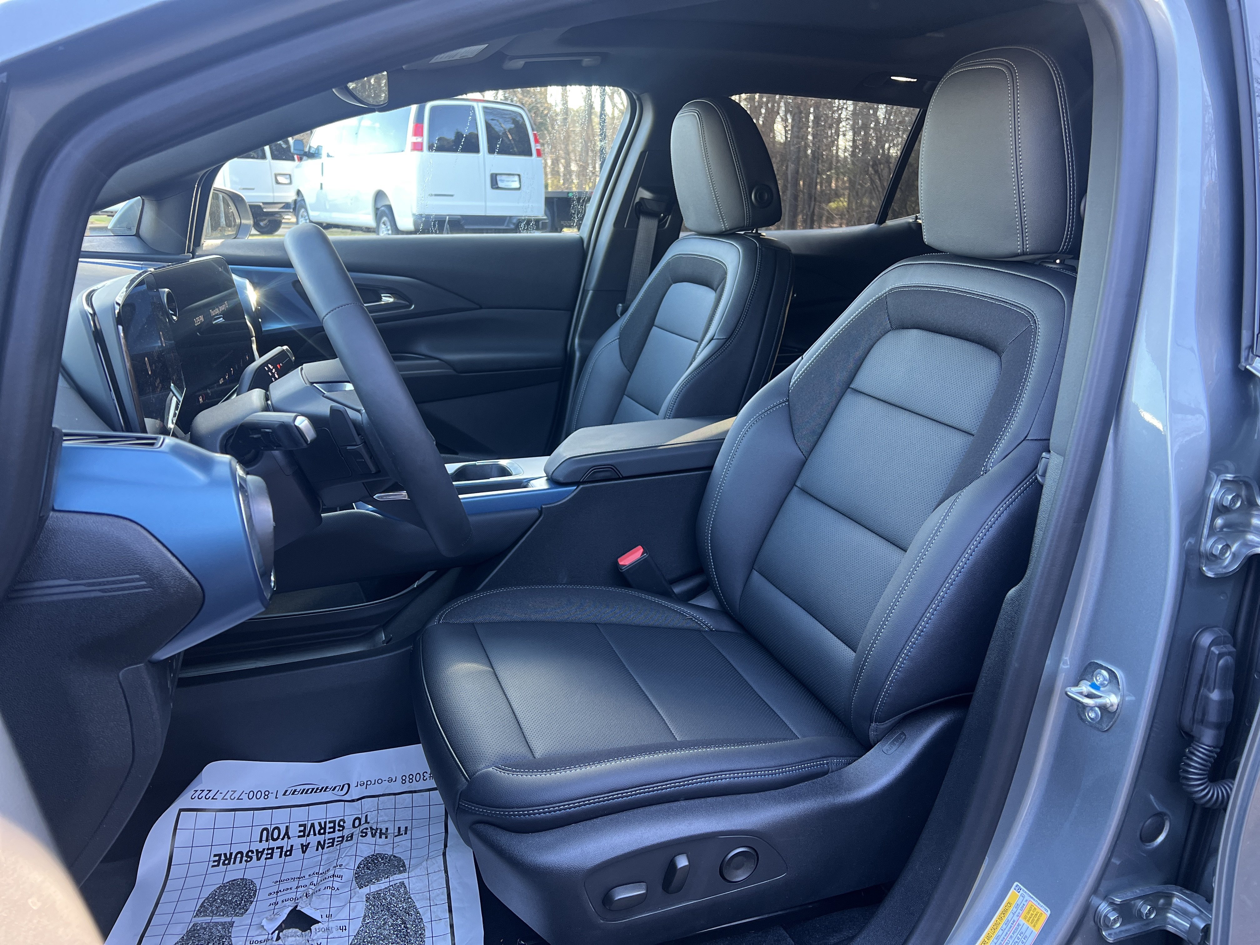 New 2026 Chevrolet Equinox EV LT AWD/4WD image 18