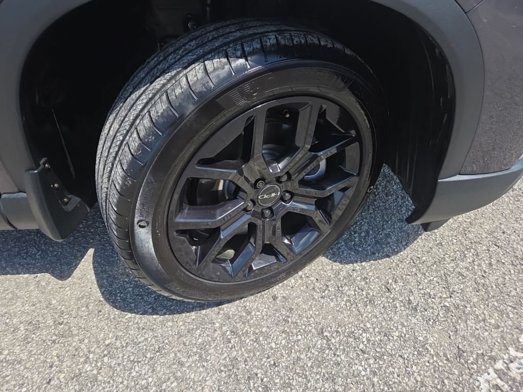 Used 2025 Honda Pilot Touring image 8